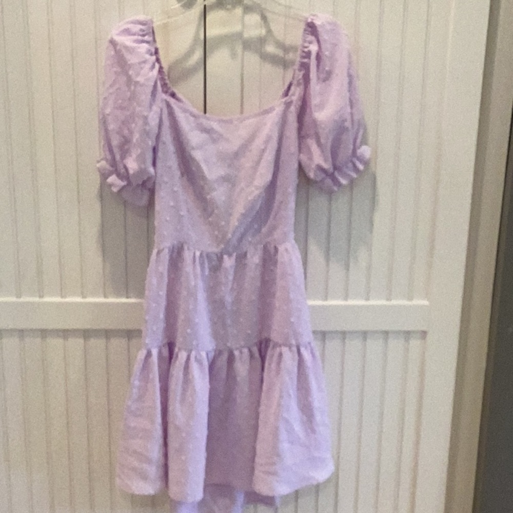 Short sleeve dress with partially open back (see photos). XS.
